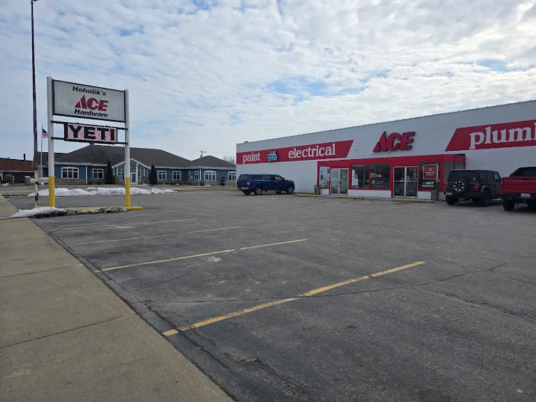 Hoholik Ace Hardware