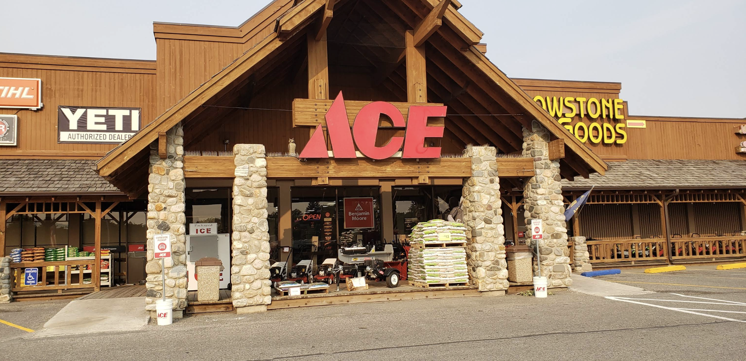 Livingston's Ace Hardware